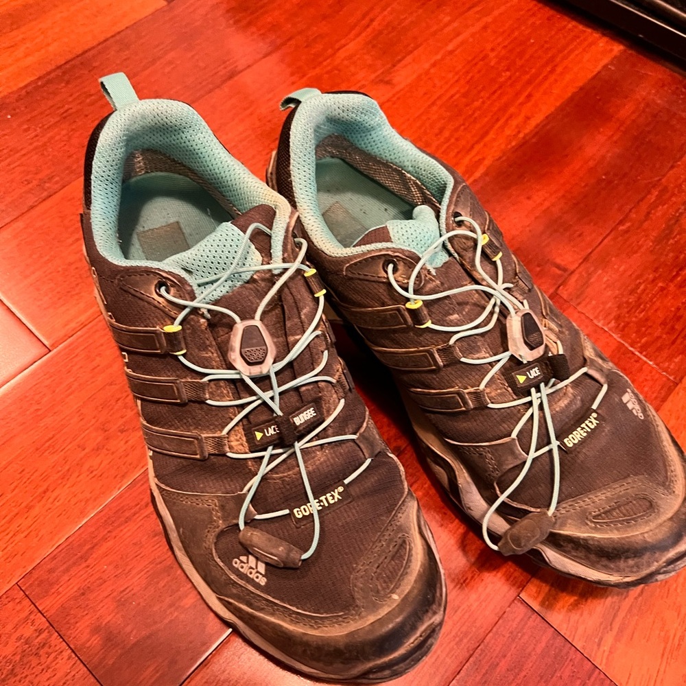 Adidas gore-tex hiking trail runner shoes size 8